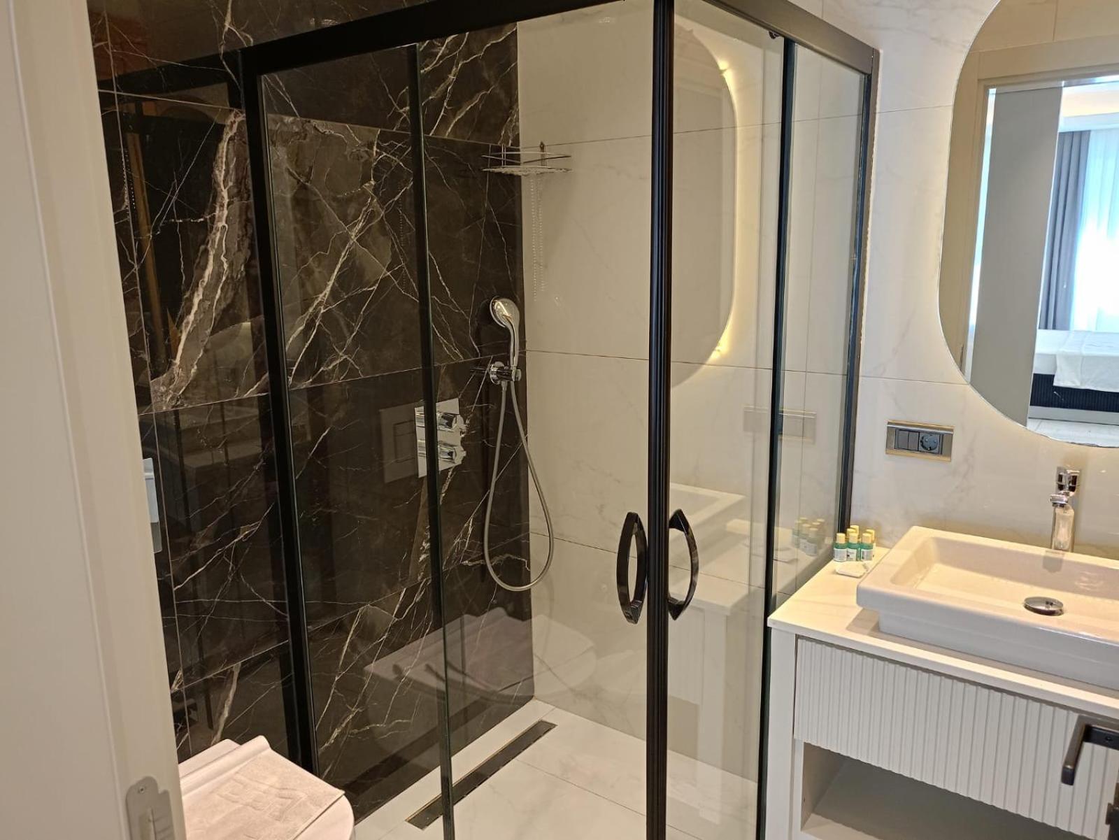 Elite Luxury & Hotell